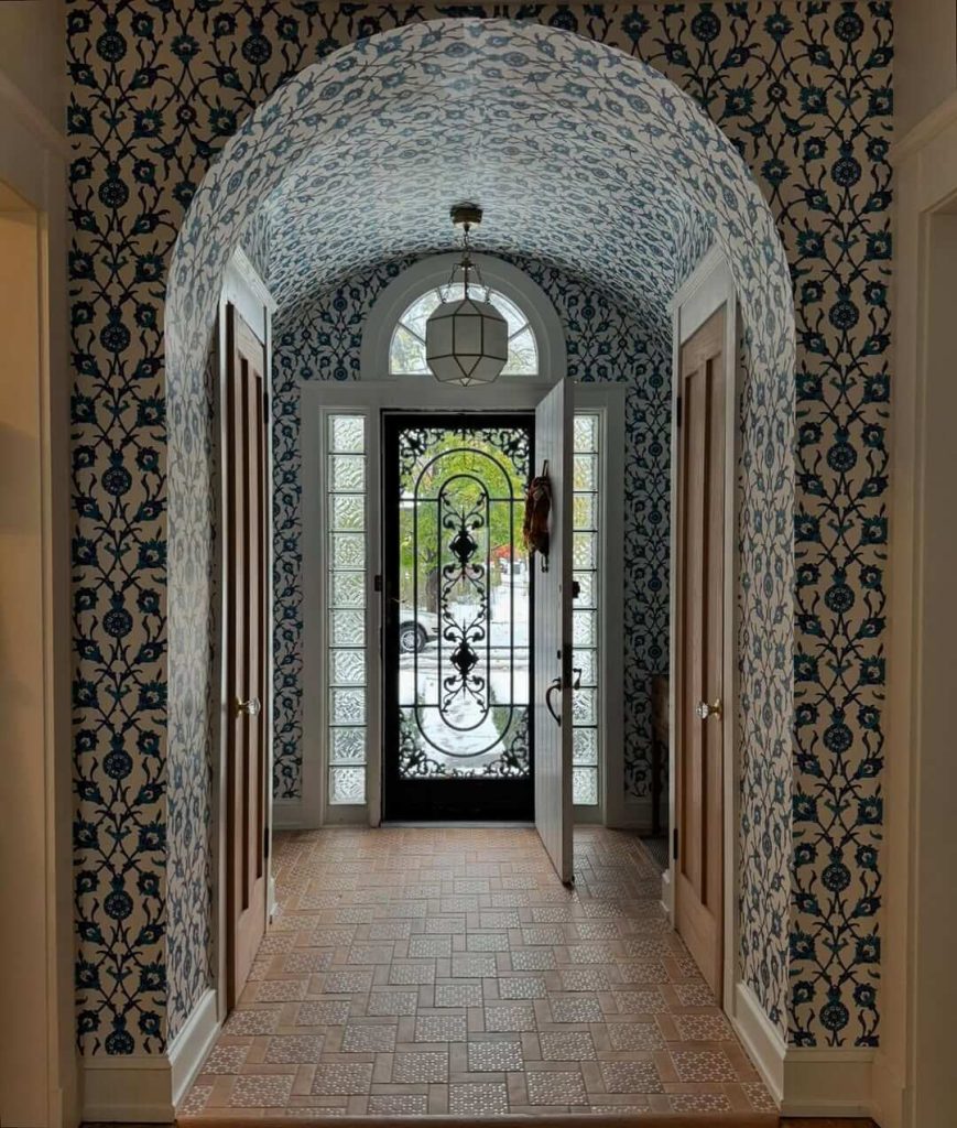 13. Wraparound Wallpaper for Architectural Impact