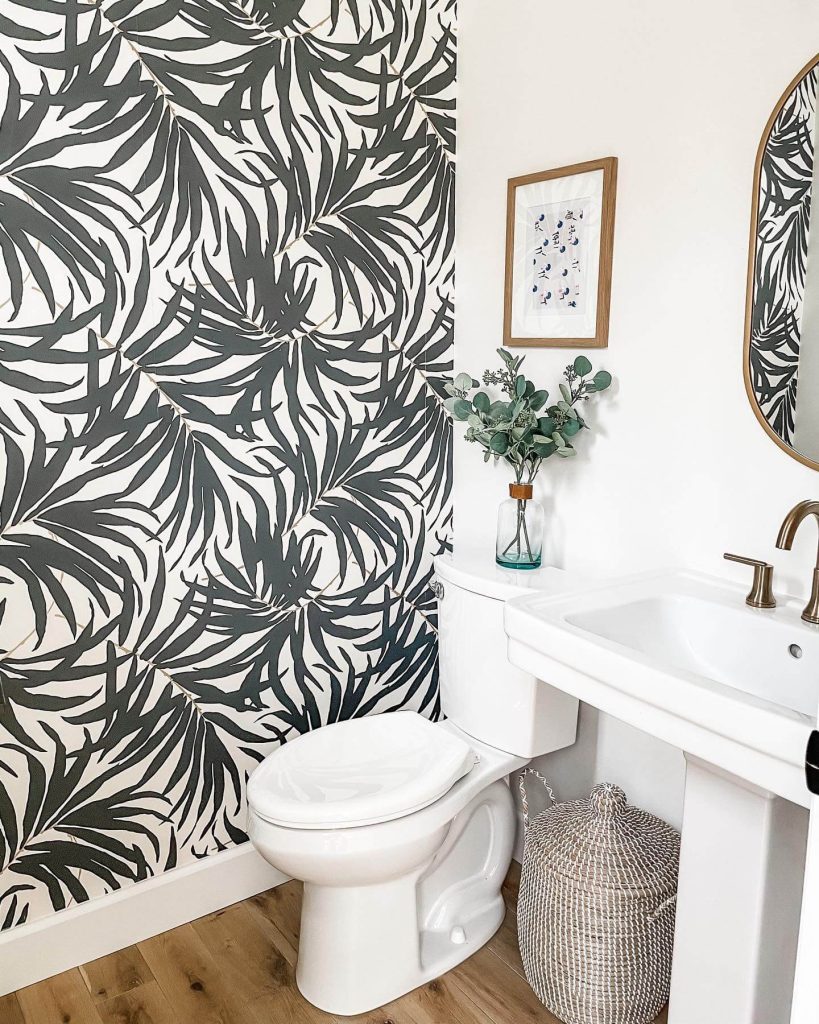 15. Tropical Wallpaper With a Clean, Modern Base