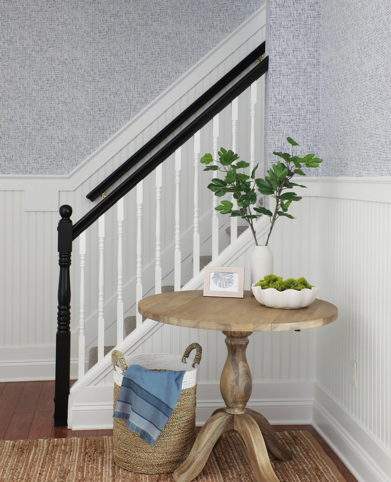 Stunning Entryway Round Table Ideas to Elevate Your Home’s First Impression