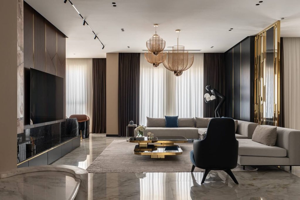 17. Sculptural Luxury With Rich Contrasts