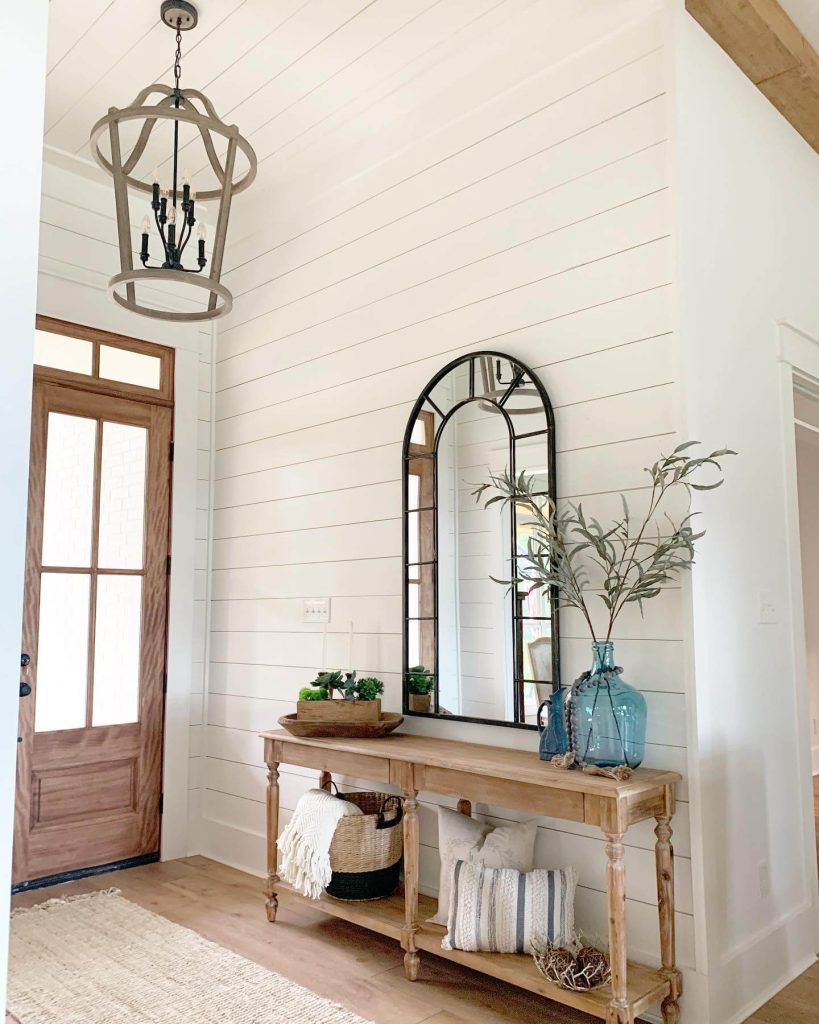 17. Modern Rustic Elegance with Vertical Scale