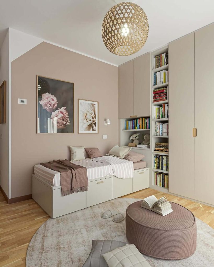 19. Eclectic Elegance with a Touch of Gold