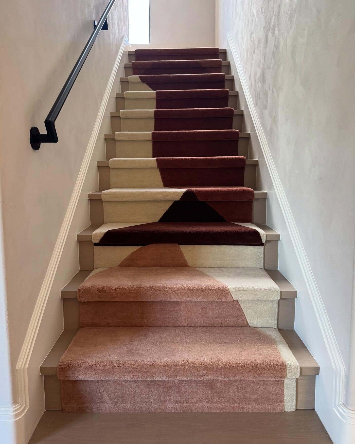 Stunning Stair Runner Ideas to Elevate Your Home’s Style