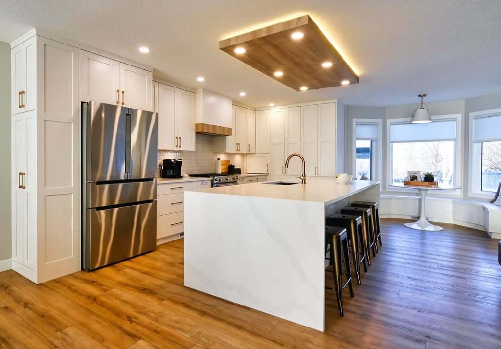 20. Contemporary Meets Cozy with Clever Lighting