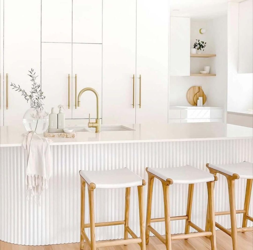 21. Modern Luxe with Sculptural Detailing