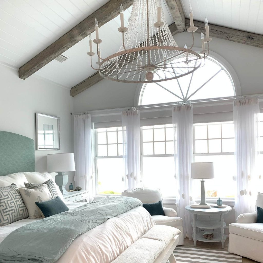 4. Classic Blue and White Coastal Simplicity