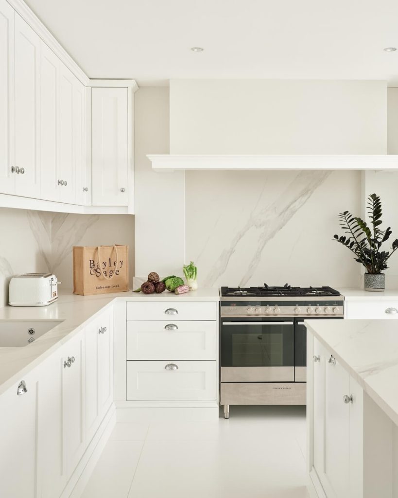 4. Effortless Elegance in a Marble-Backed Layout