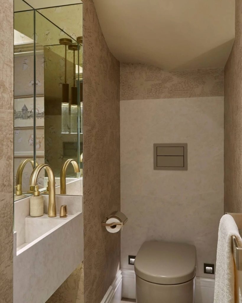 5. Moody Luxury With a Mirror Wall Effect\