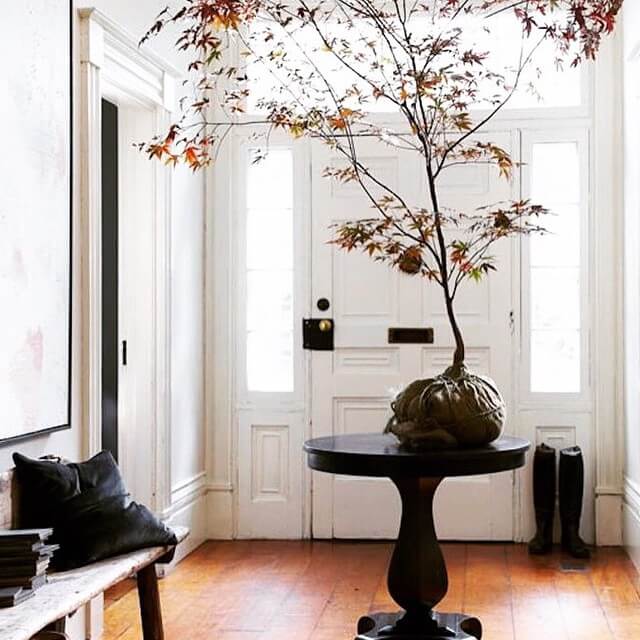 6. Contemporary Luxe Meets Artistic Edge