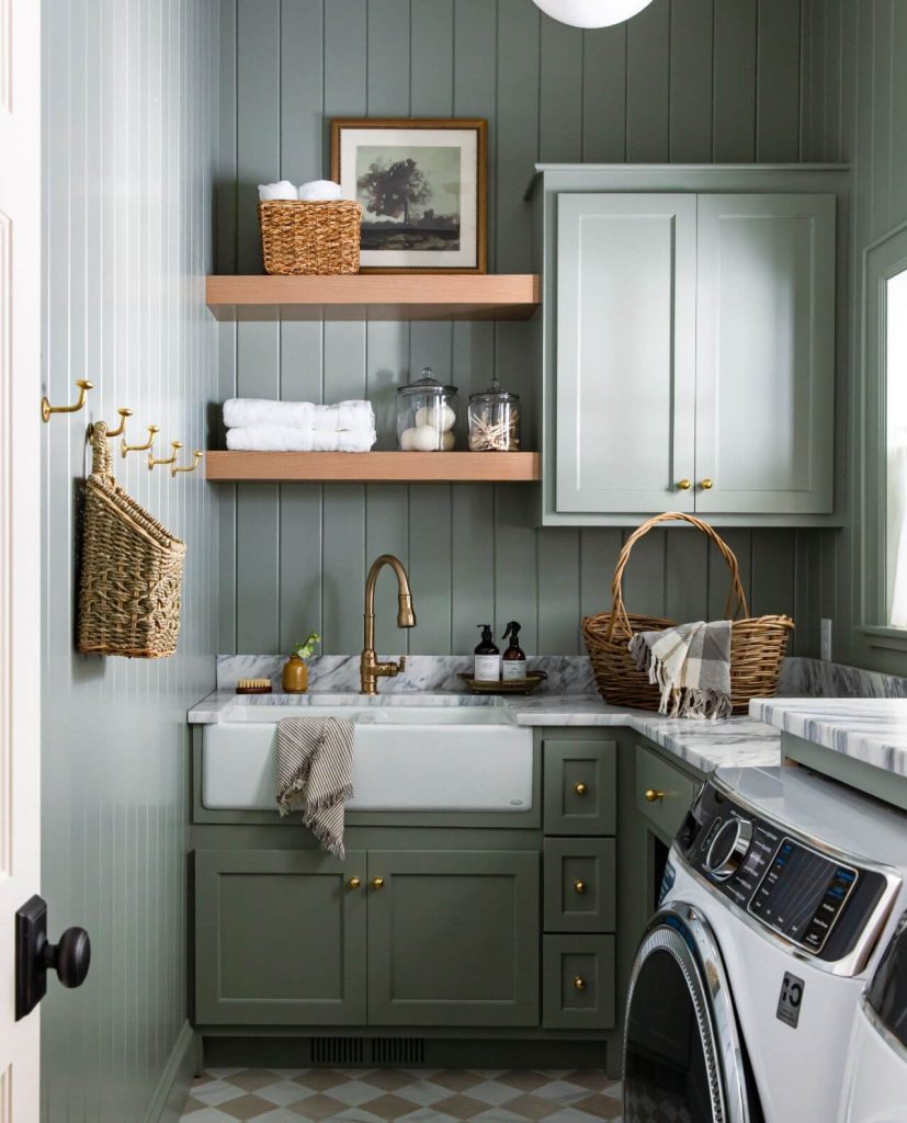 16. Cozy Cottage Vibes with Earthy Tones
