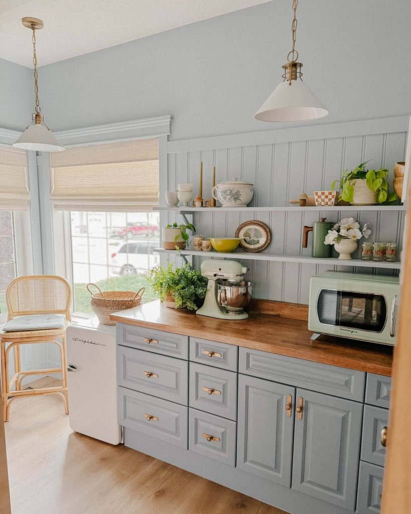 16. Cheerful Vintage-Inspired Pantry with Cottagecore Appeal