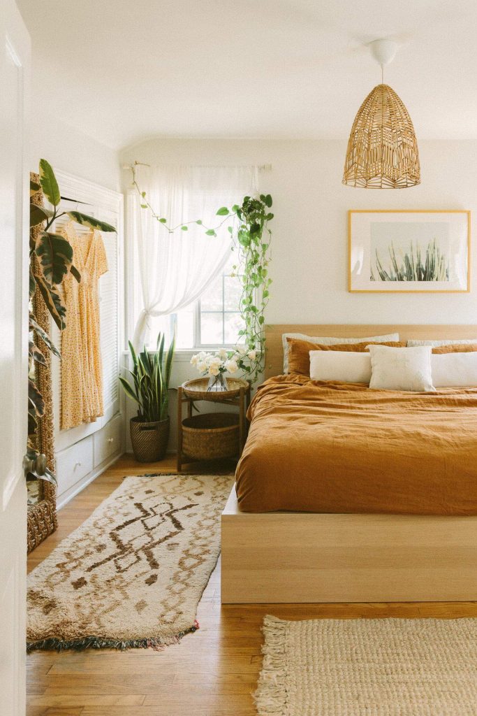 Cozy Room Decor Ideas Earth Tone Plants Bedroom