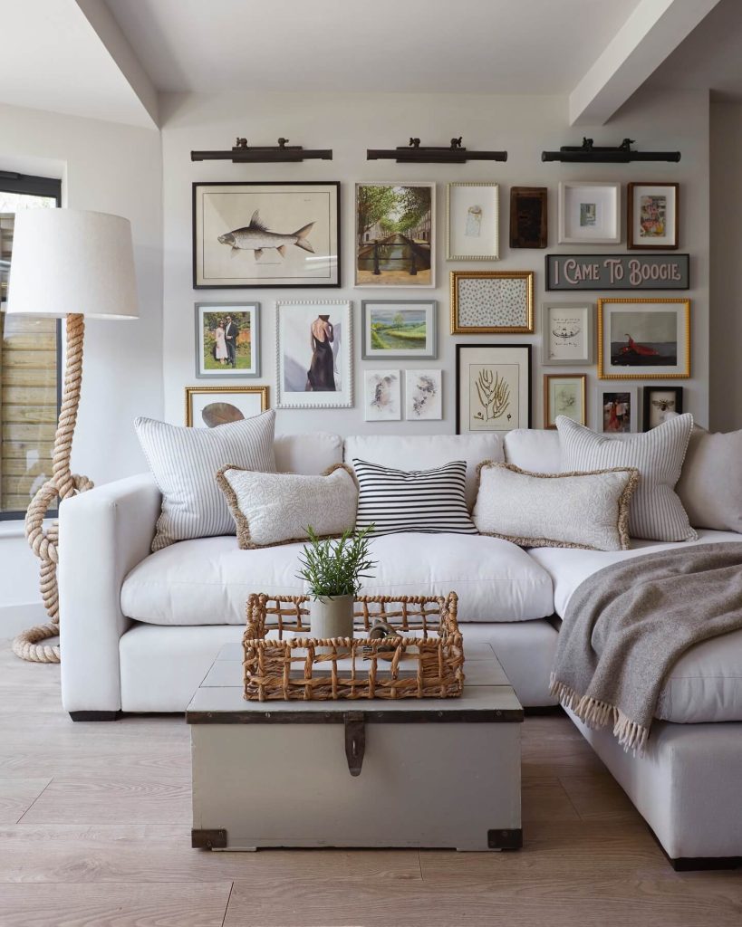 20. Coastal Cottage Charm: Relaxed Elegance in Soft Frames