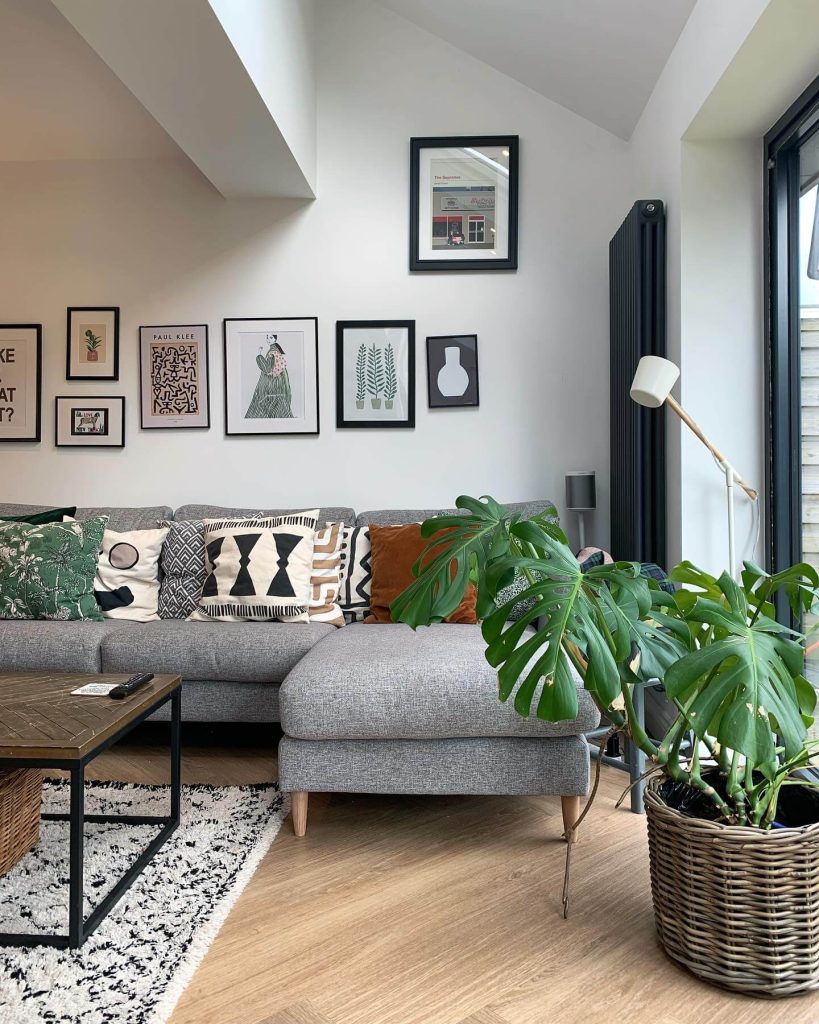 24. Scandi Simplicity: Minimalist Picture Wall with Natural Texture