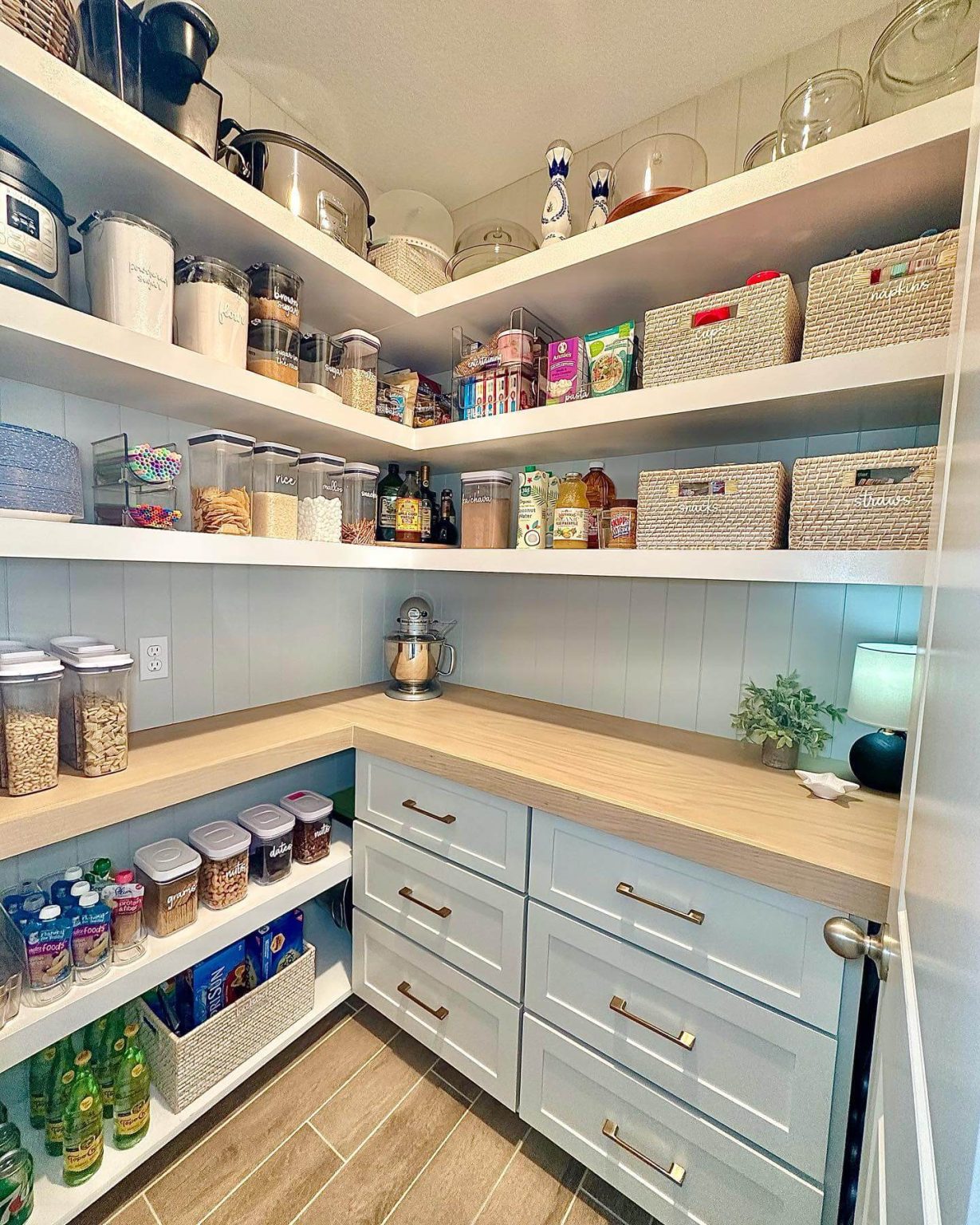 Corner Pantry Ideas That Maximize Storage and Style in Any Kitchen