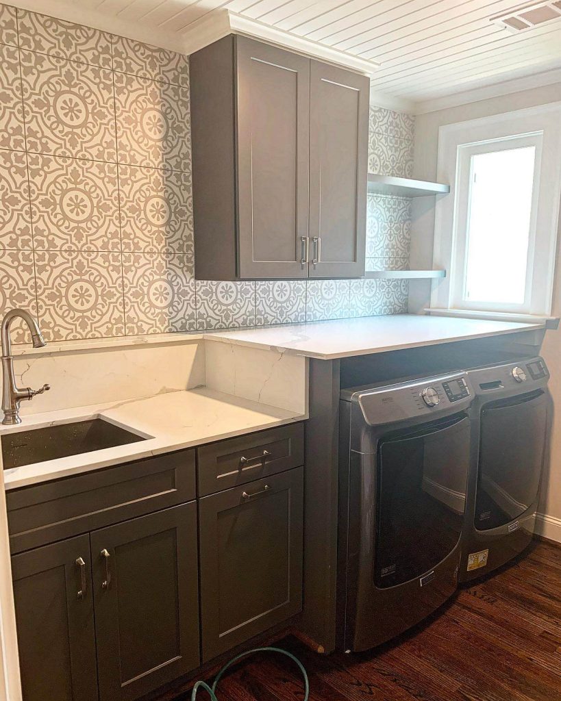 7. Classic Meets Contemporary with Patterned Tile Accent Wall
