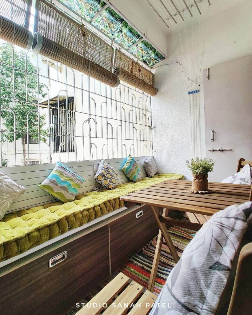 7. Built-In Seating for Extra Storage and Comfort