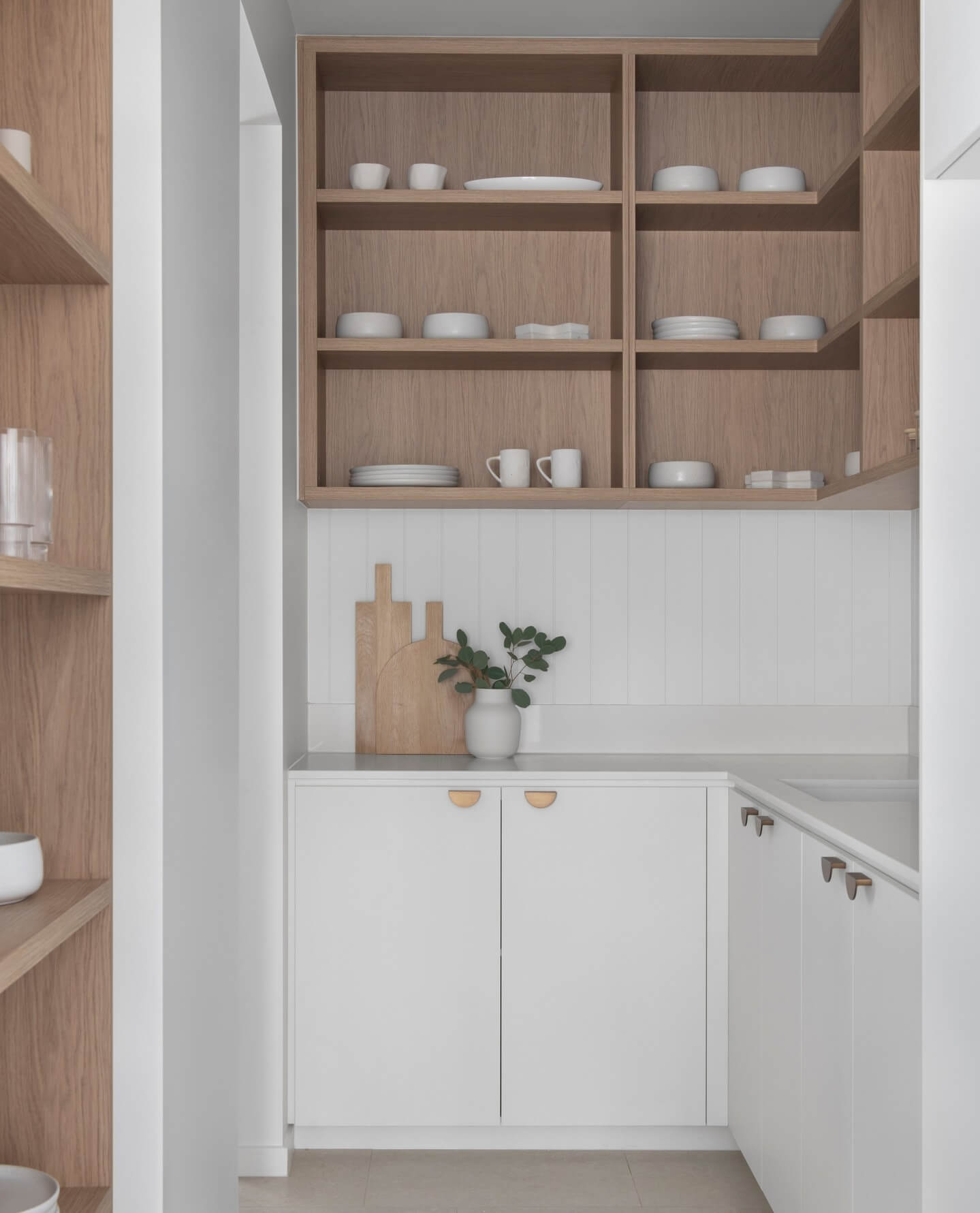 Elegant Butler’s Pantry Ideas for a Luxurious Kitchen