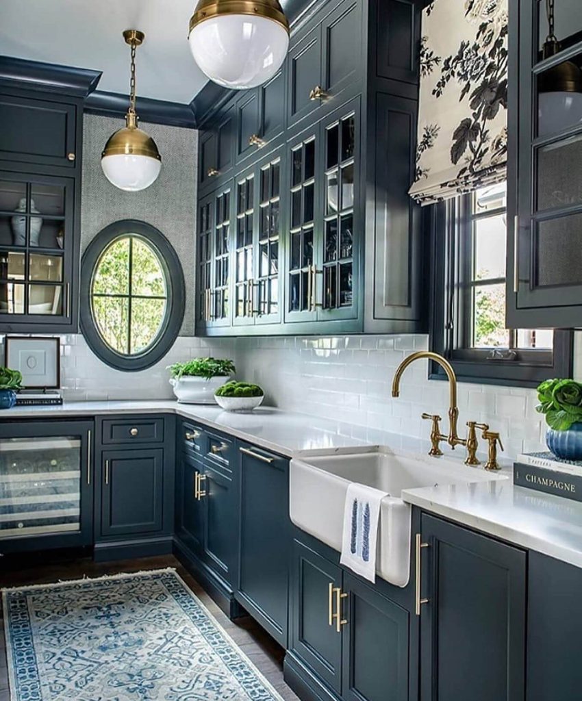 8. Bold and Polished with a Luxe Coastal Vibe