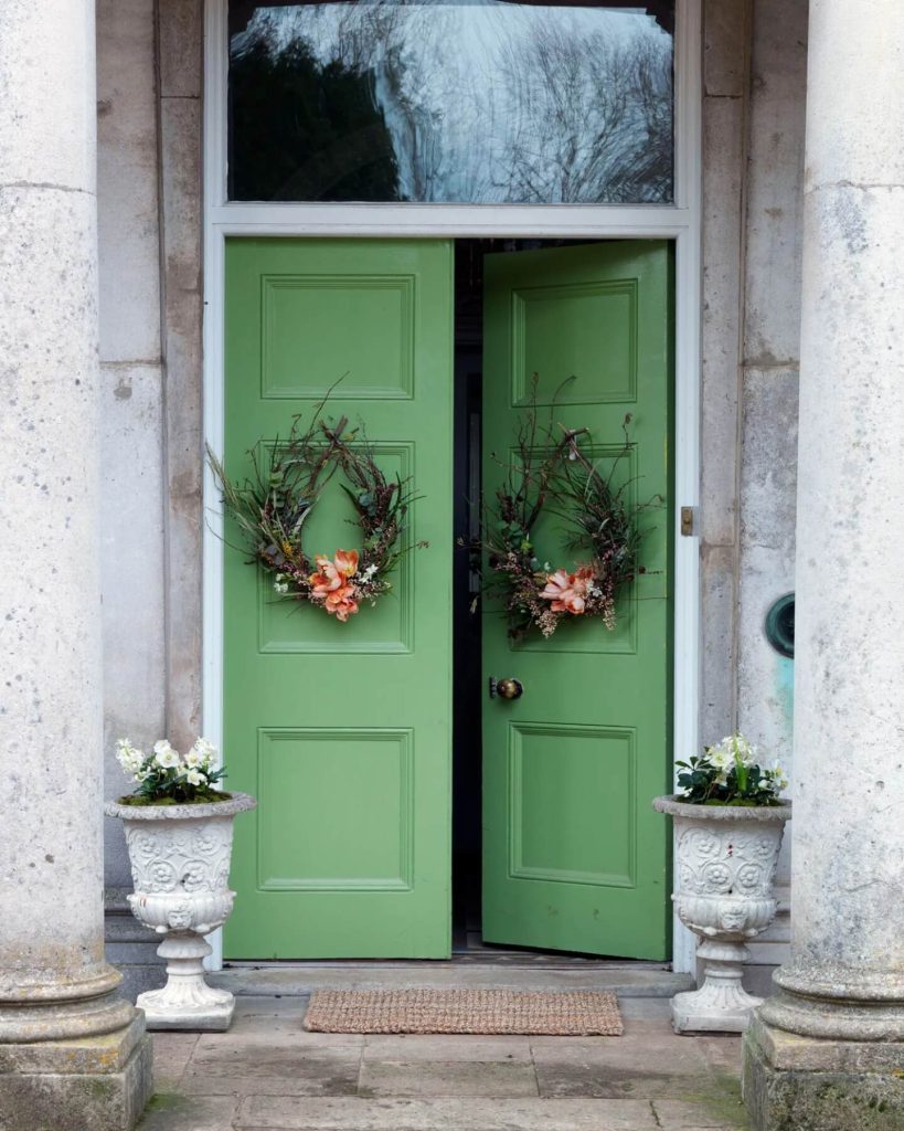 12. Vibrant Green for a Bold, Fresh Entrance