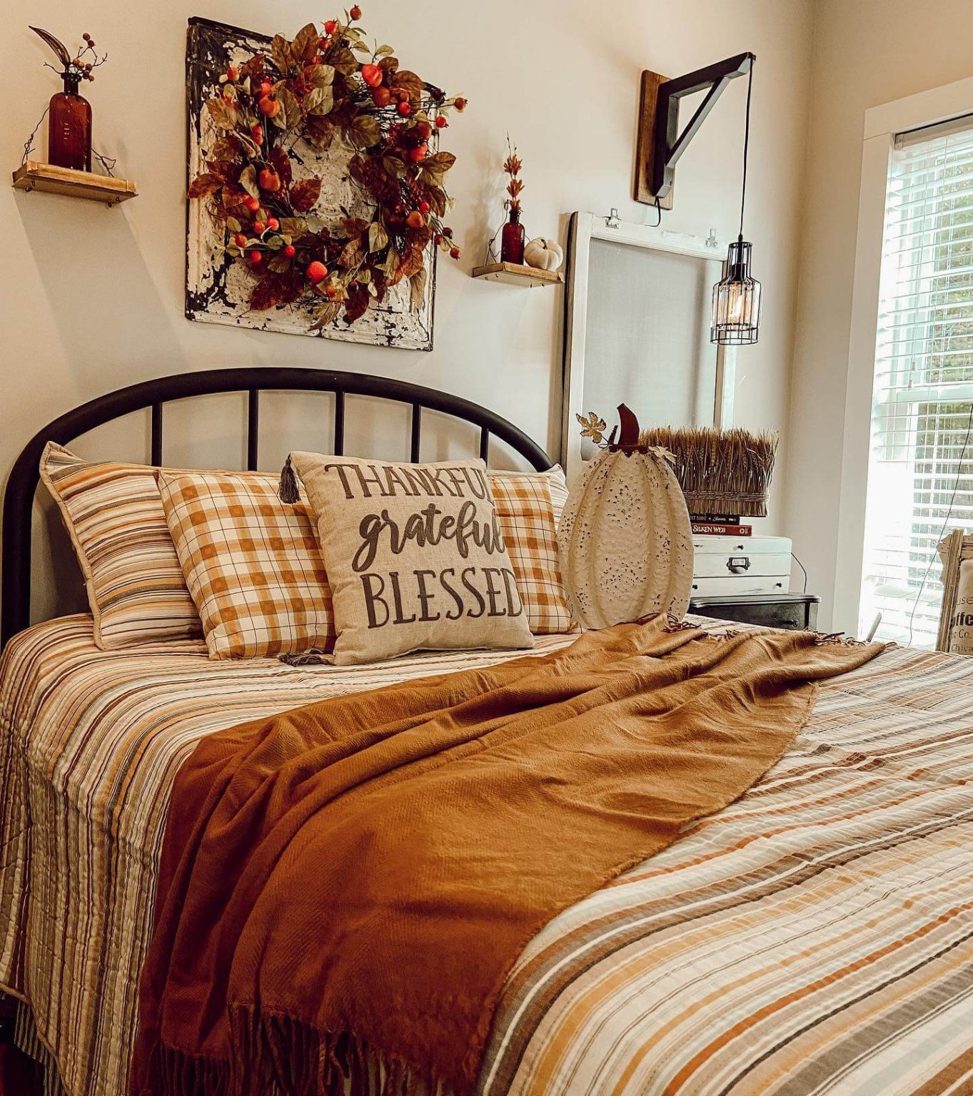 Cozy Fall Bedroom Decor Ideas for a Seasonal Makeover