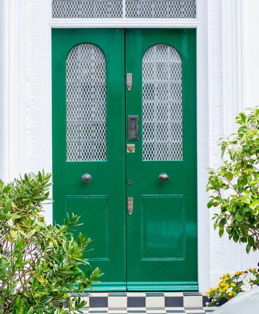 13. Elegant Forest Green for a Luxurious Look