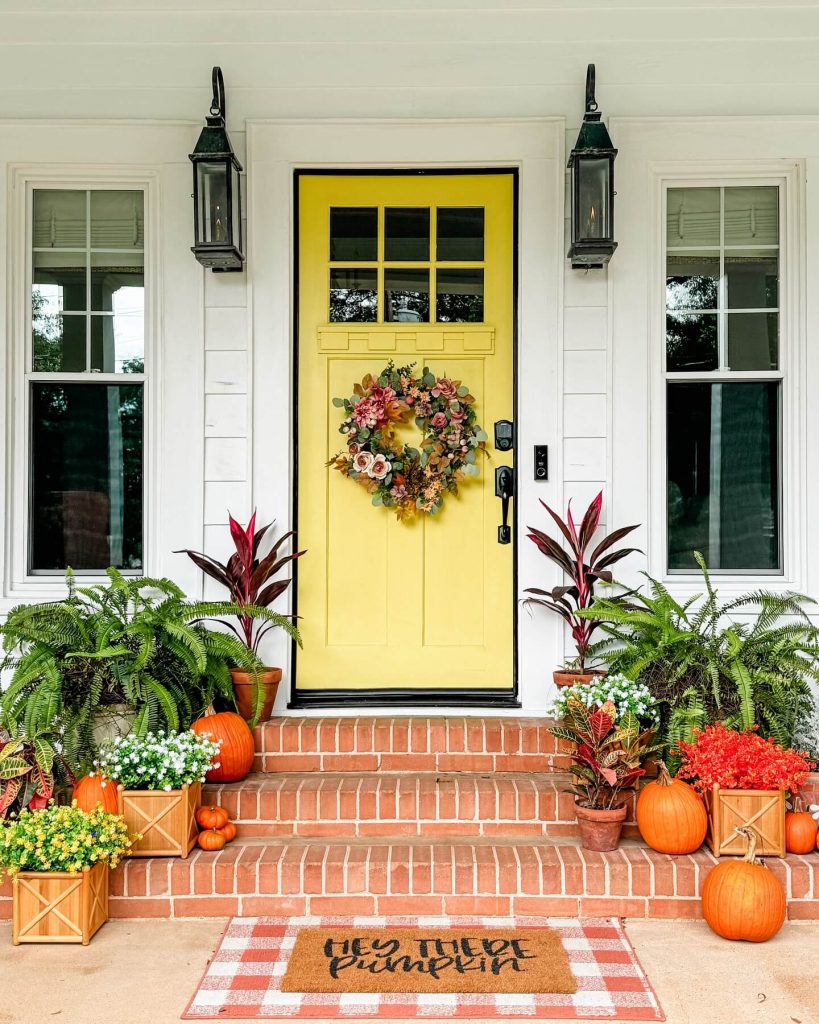 15. Bright and Cheerful with a Pop of Yellow