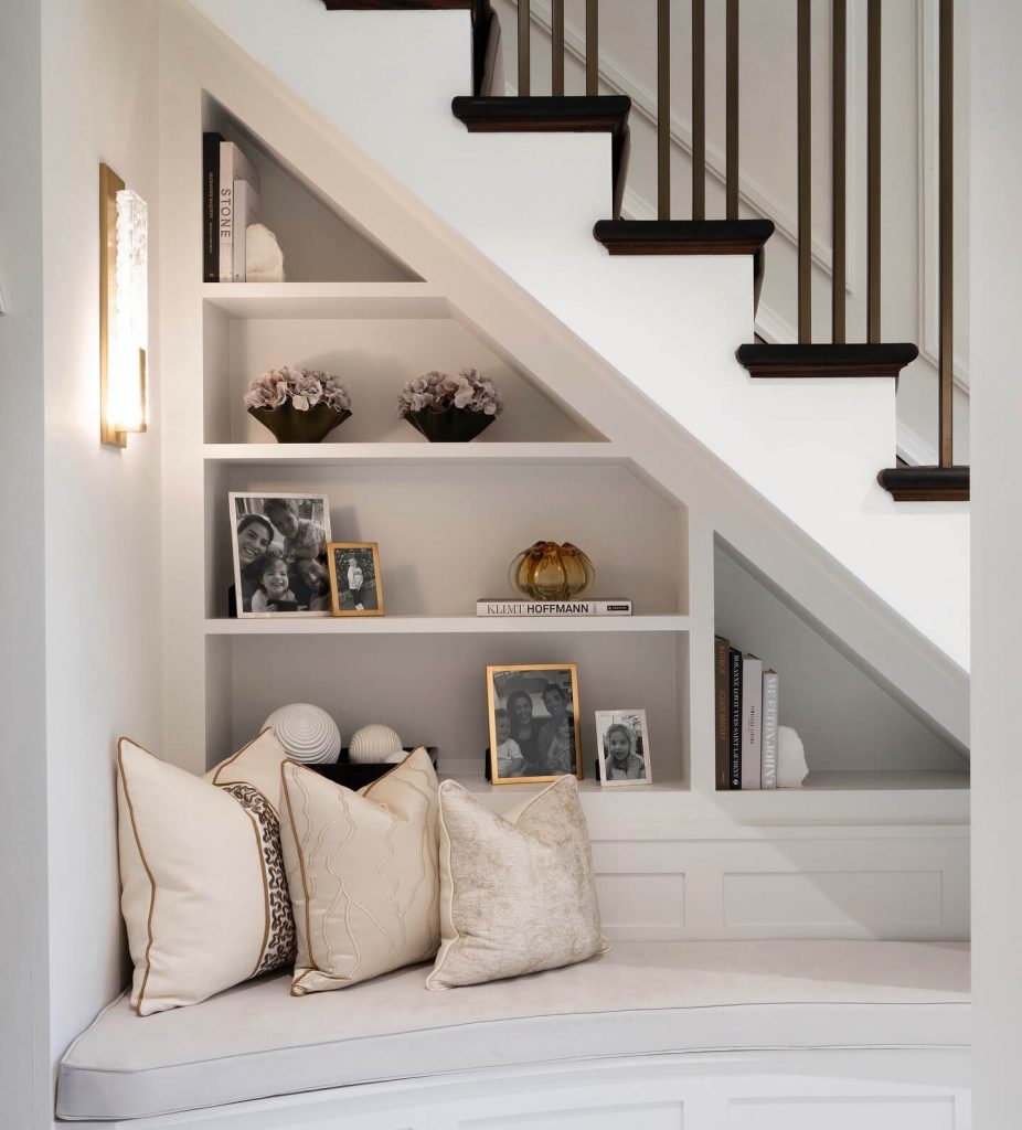 15. Elegant Built-In Bench with Display Shelving