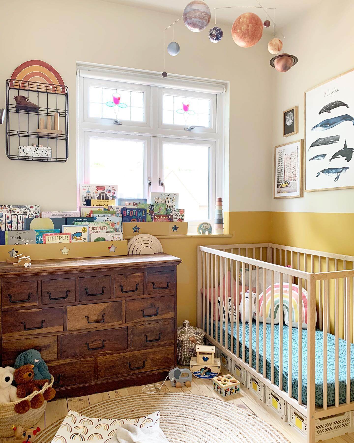 How to Decorate a Small Nursery with These Simple Ideas