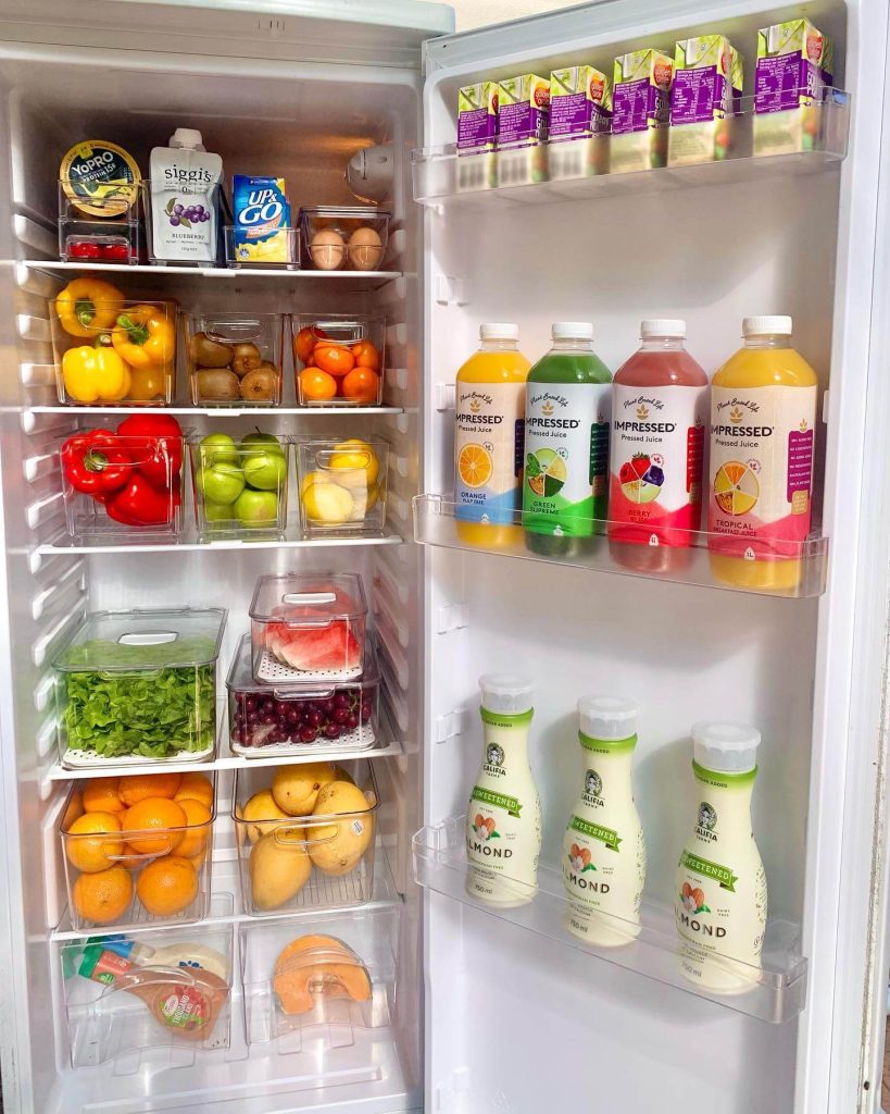 17. Storing Drinks with Clearly Defined Sections
