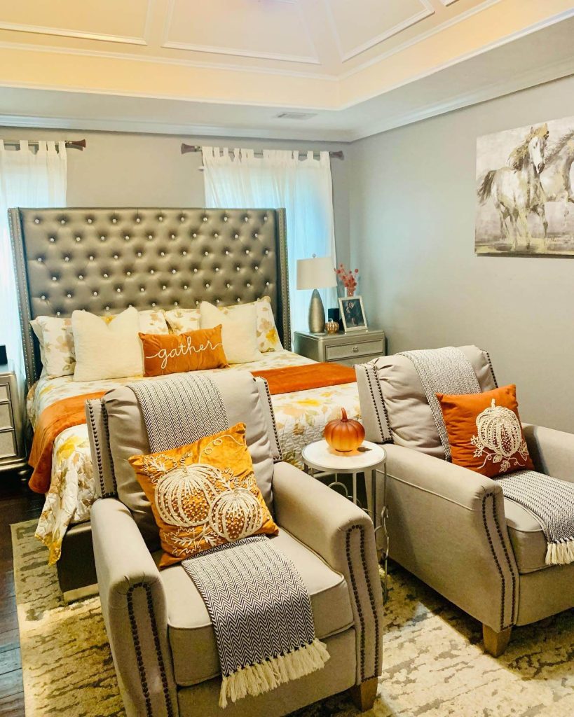 18. Comfy Lounge-Ready Fall Retreat