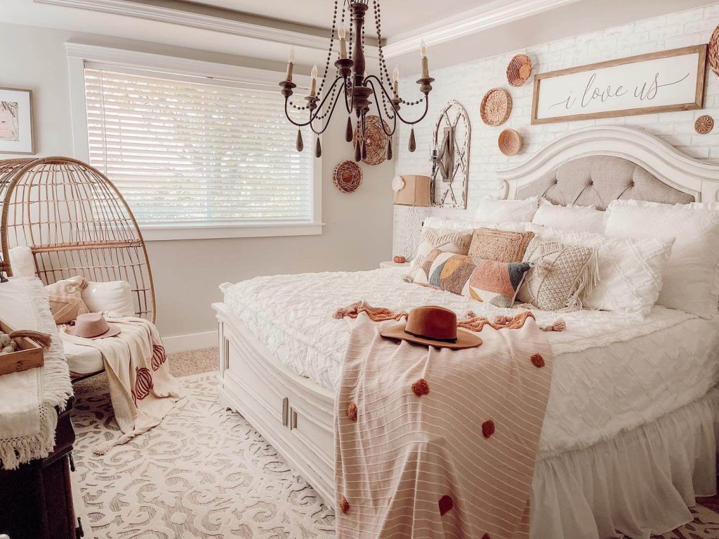 19. Romantic Rustic Elegance with Autumn Texture