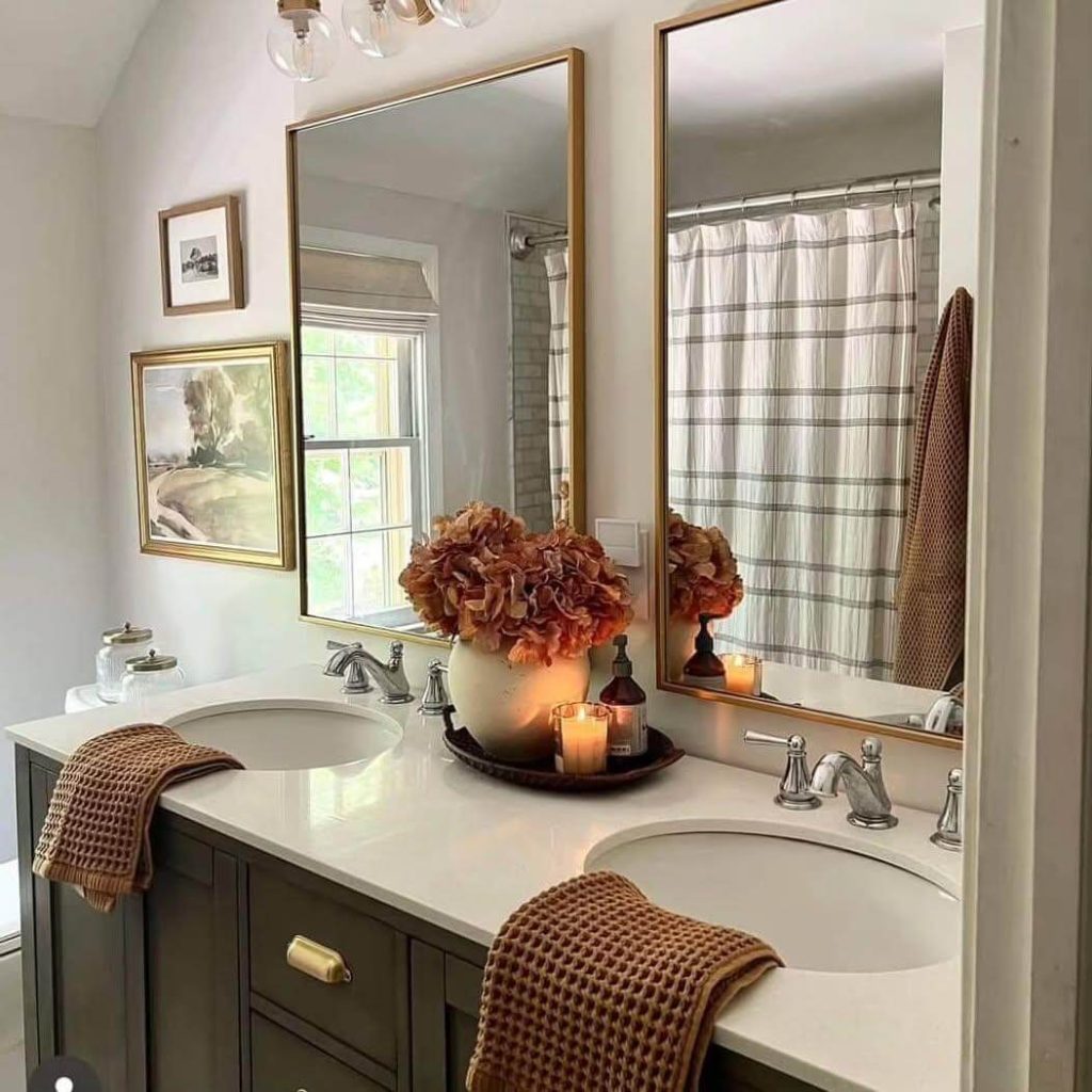 25. Elegant Autumn Accents for a Sophisticated Touch