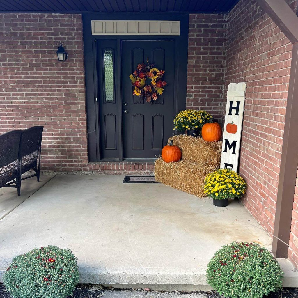 21. Farmhouse Simplicity with Hay Bale Staging