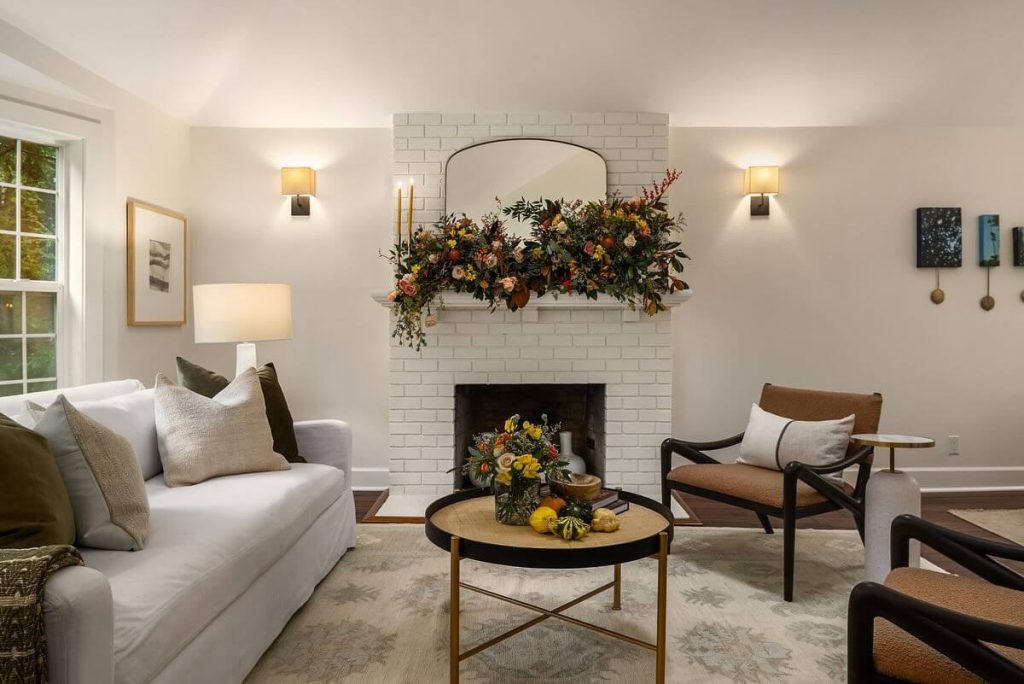 22. Accent a Fireplace with a Dramatic Floral Garland