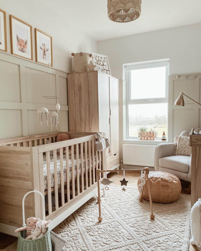 4. Scandinavian-Inspired Calm with Natural Wood Tones