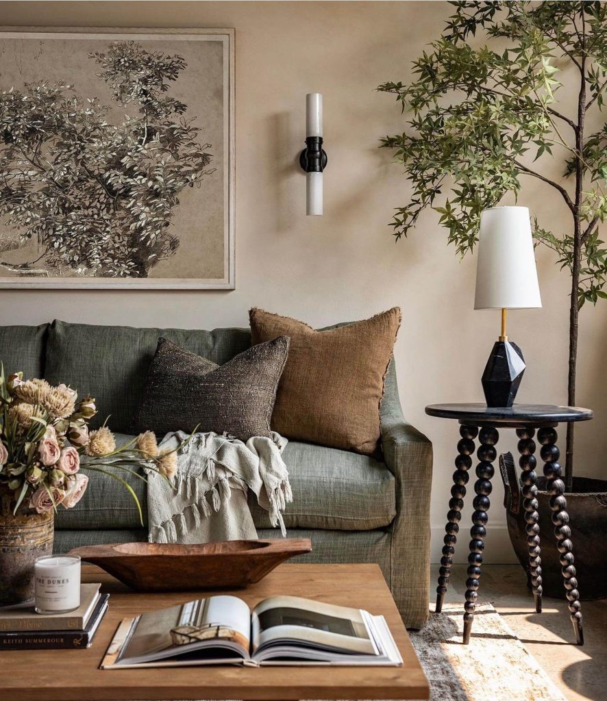 40. Mix Earthy Tones for a Rustic and Elegant Fall Living Room
