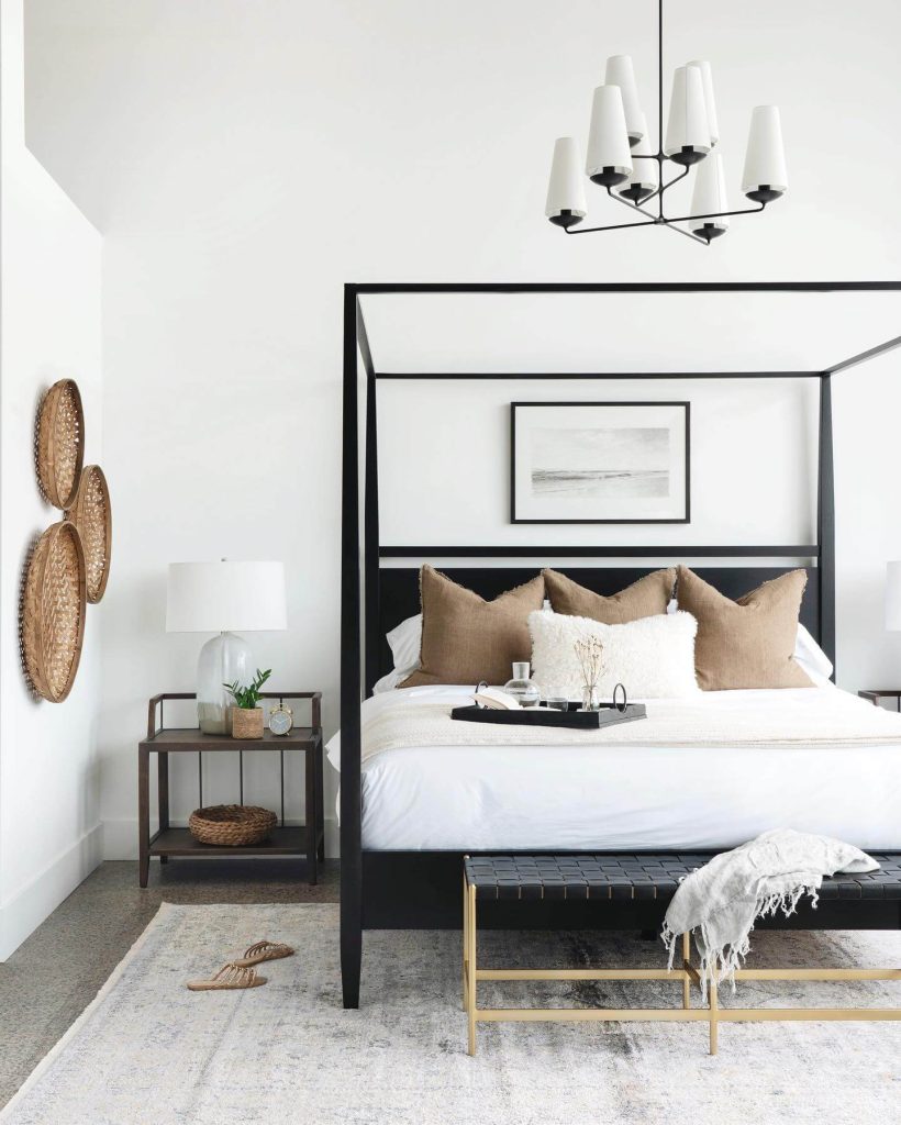 7. Minimalist Fall Decor with High Contrast Style