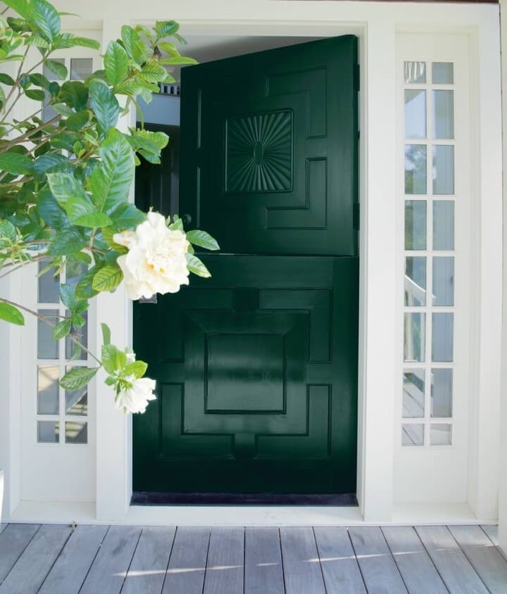 9. Timeless Elegance: Dark Green for a Dramatic Statement