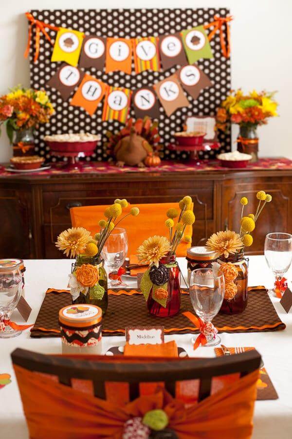 Playful & Kid-Friendly “Give Thanks” Table Decor