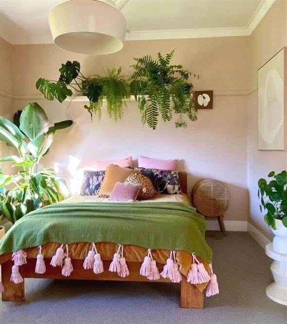 Playful Greens with Colorful Bedding