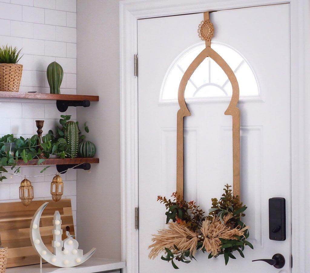 Minimalist Door Decor with Natural Autumn Touches
